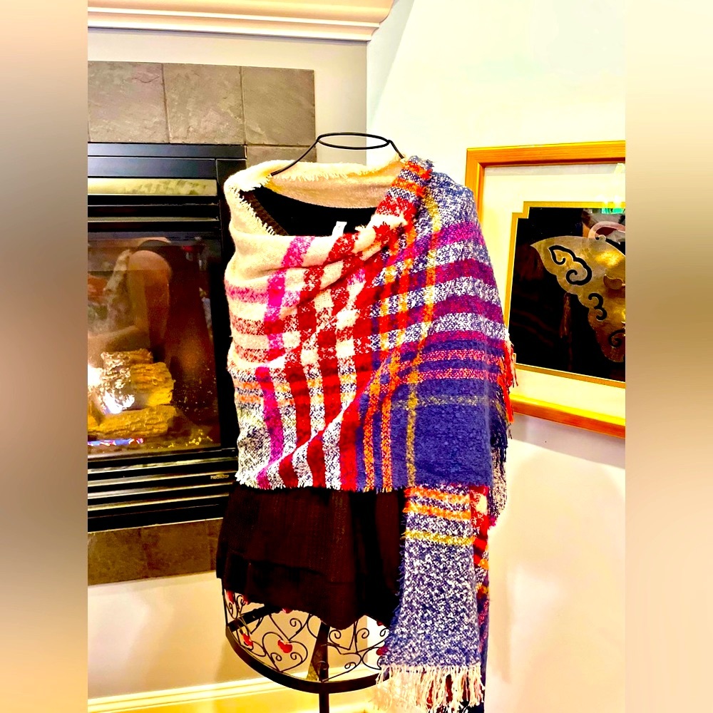 New Soft lightweight warm scarf/shawl,bamboo like feel,versatile & Great colors